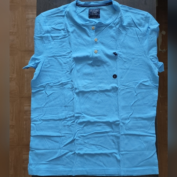 Abercrombie & Fitch - Light Blue - 3 Button Tee (New BUT Main Tag is missing) - Picture 1 of 2